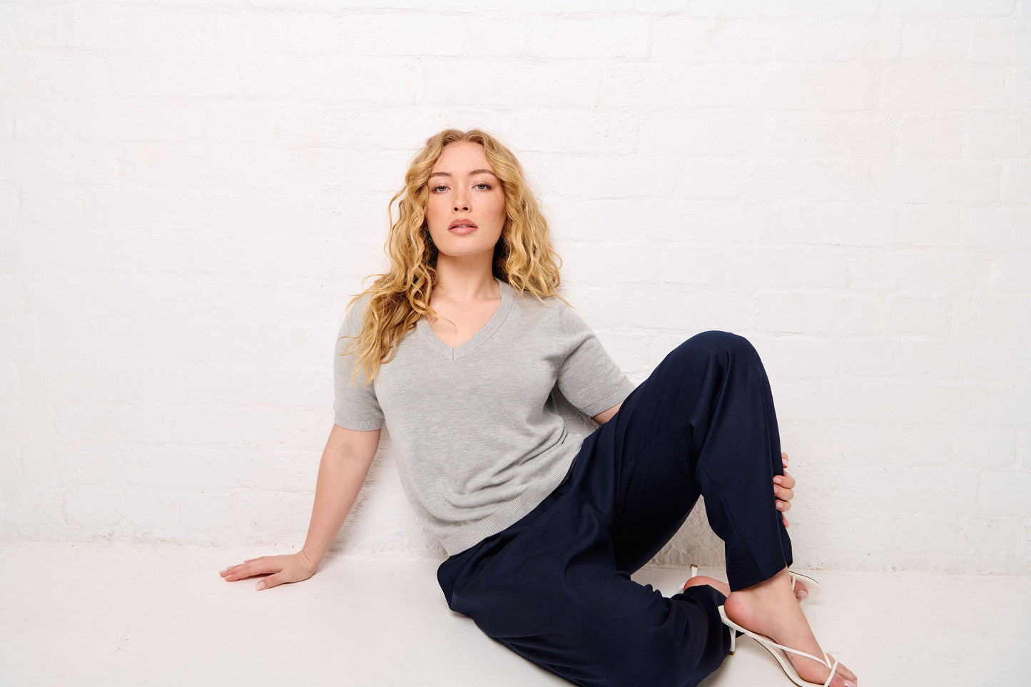 SOPHIA V-NECK KNIT TEE
